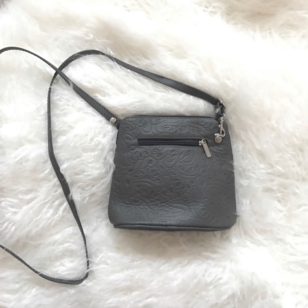 Italian leather grey cross body bag. ✈️